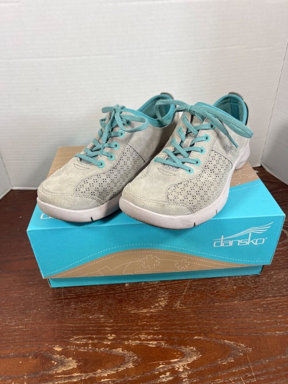 Dansko Womens Gray Suede Perforated Sneakers With Teal Accents Size 39 EU Casual